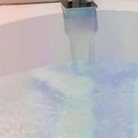 La Interdite Jacuzzi, Sauna & Piece Secrete *