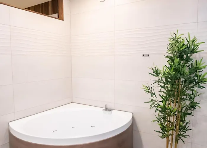 La Interdite Jacuzzi, Sauna&pièce Secrète Appartamento *